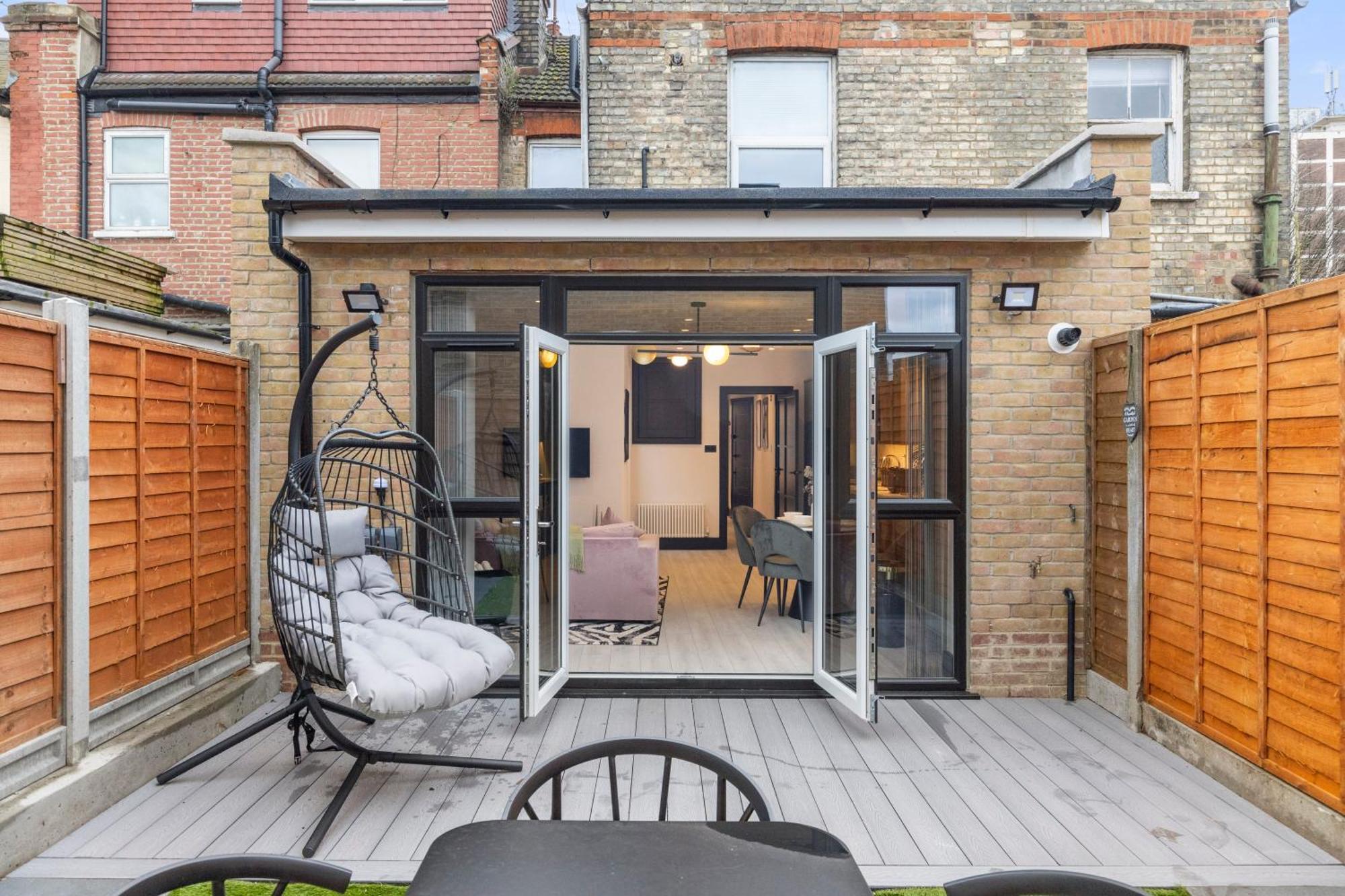 伦敦Unwind In Style 2Br With Cozy Backyard For Groups公寓 外观 照片