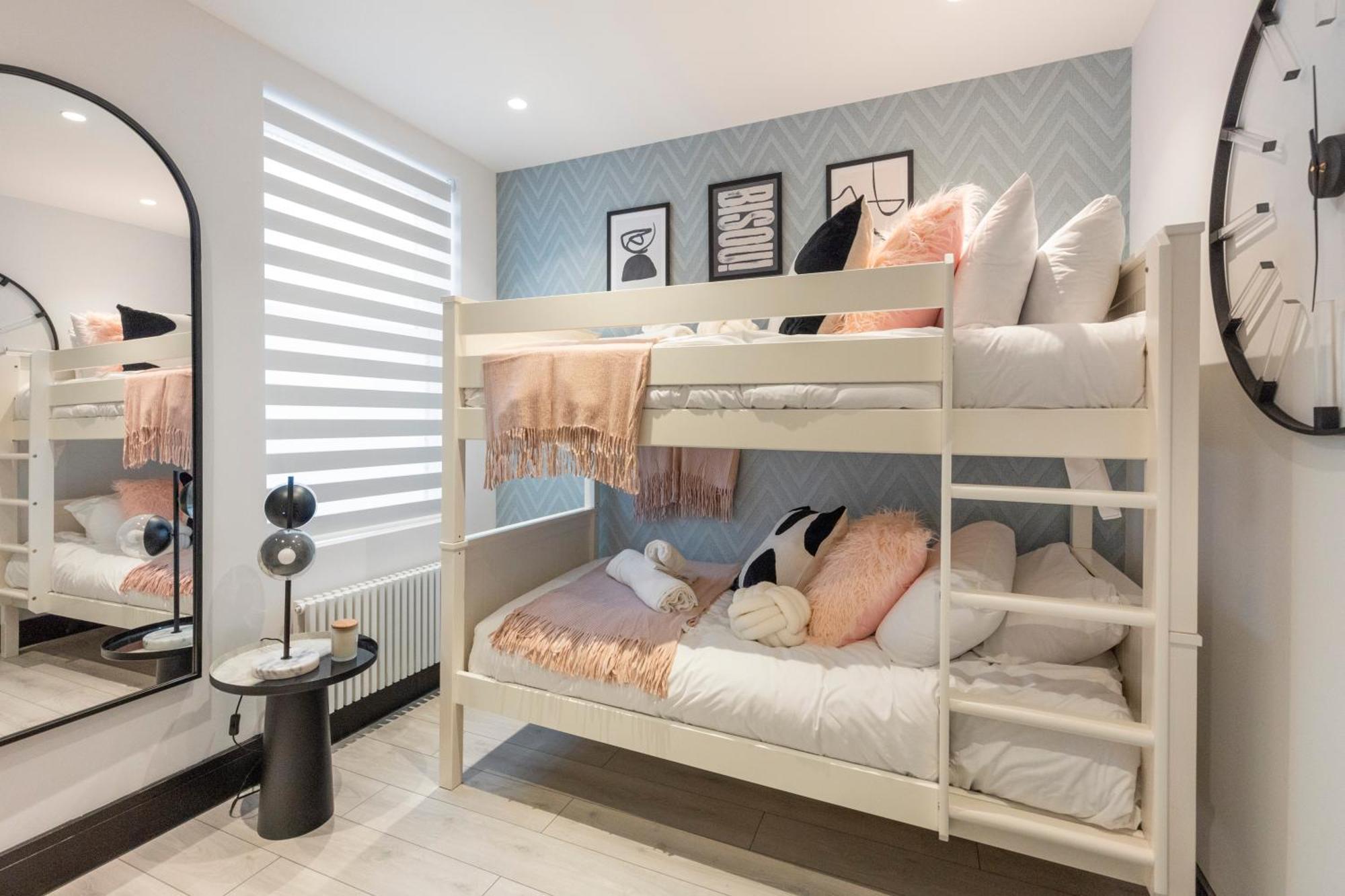 伦敦Unwind In Style 2Br With Cozy Backyard For Groups公寓 外观 照片