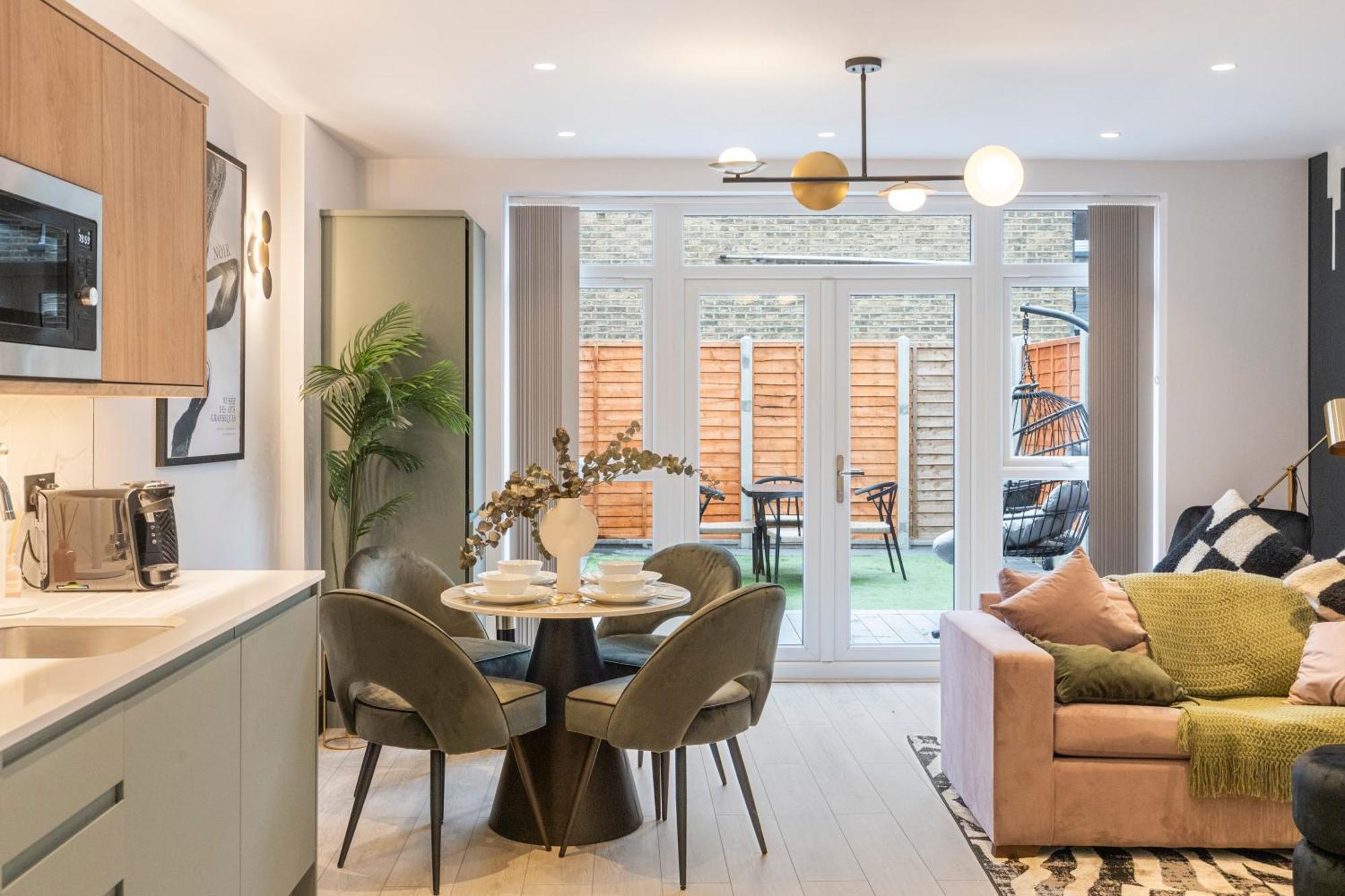 伦敦Unwind In Style 2Br With Cozy Backyard For Groups公寓 外观 照片