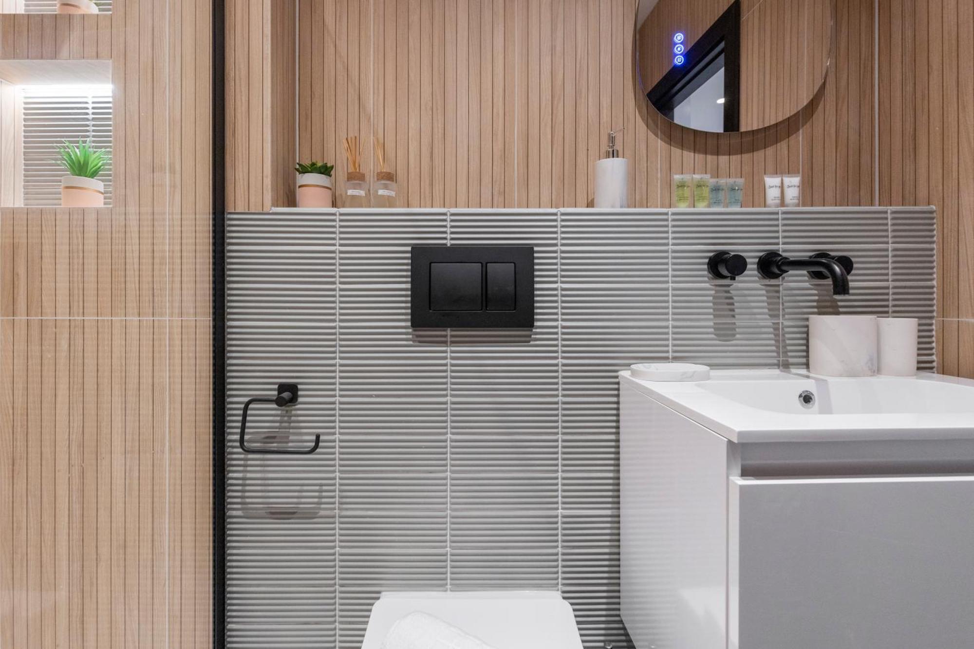 伦敦Unwind In Style 2Br With Cozy Backyard For Groups公寓 外观 照片